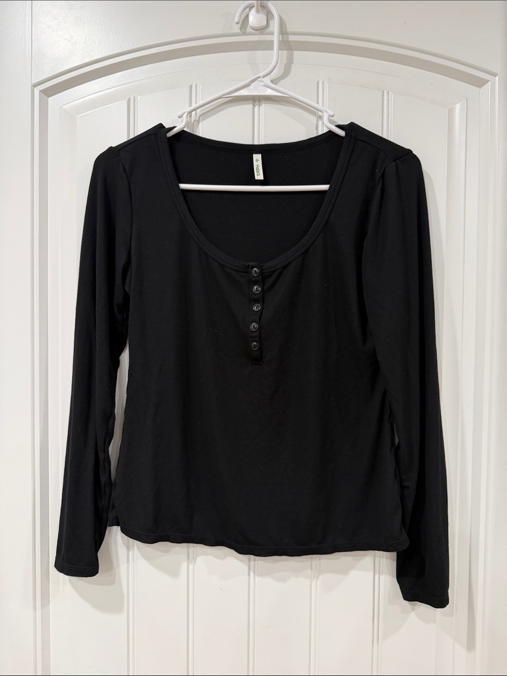 EUC HALARA Black Long-Sleeve Henley Crop Top - Picture 2 of 4